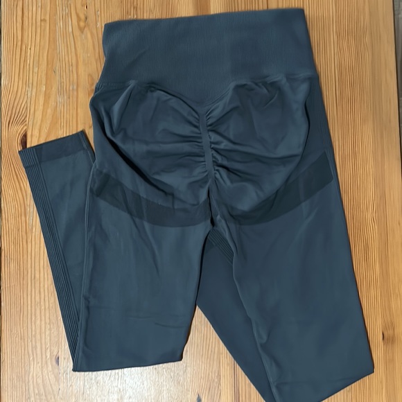 Leggings - Picture 2 of 3